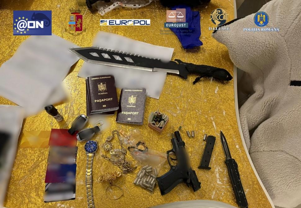 Proxeneții din Iași care exploatau fete la Roma au fost săltați, după zeci de percheziții. Bani, mașini și armament, confiscate 1024505