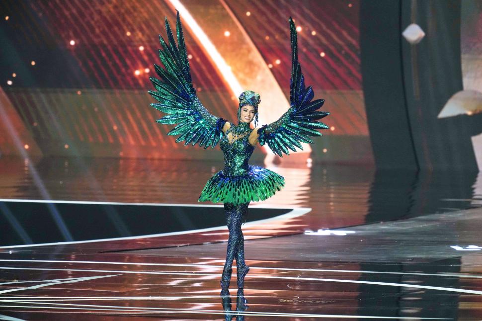 Scandal uriaș la Miss Univers. Doi jurați au demisionat, unul acuză că finalistele au fost alese deja  1024753