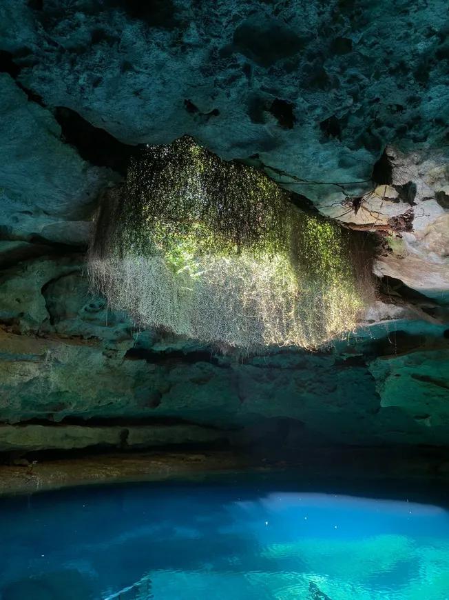 Grota cu apă caldă unde turiștii înoată printre fosile de monștri preistorici. Cum arată „Bârlogul Diavolului” și de ce i se spune așa 1024687