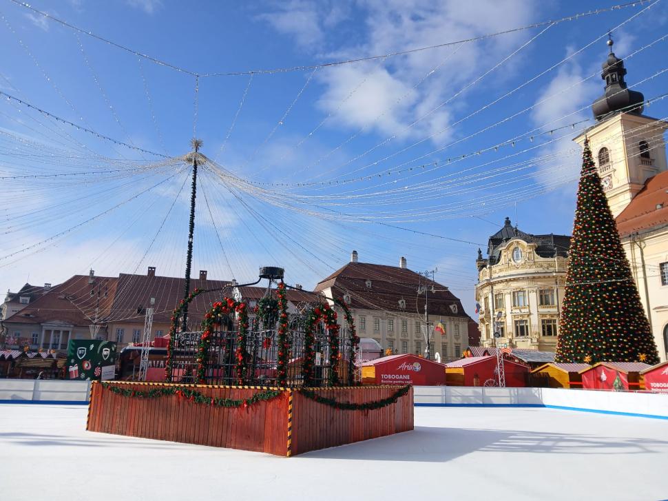 Am fost la târgul de Crăciun din Sibiu. Totul despre ediția din 2025. Plus: cât costă, de fapt, cartoful spiralat 1025239