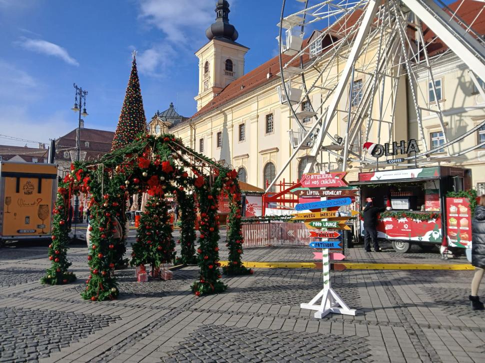 Am fost la târgul de Crăciun din Sibiu. Totul despre ediția din 2025. Plus: cât costă, de fapt, cartoful spiralat 1025244