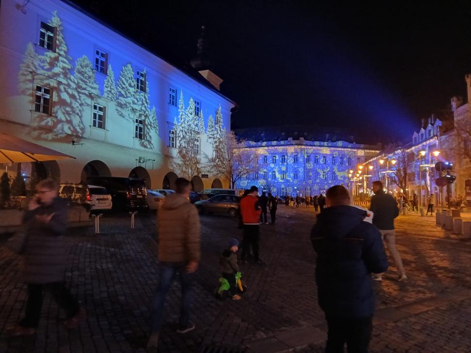 Am fost la târgul de Crăciun din Sibiu. Totul despre ediția din 2025. Plus: cât costă, de fapt, cartoful spiralat 1025261