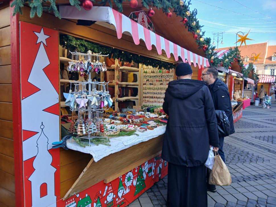 Am fost la târgul de Crăciun din Sibiu. Totul despre ediția din 2025. Plus: cât costă, de fapt, cartoful spiralat 1025276