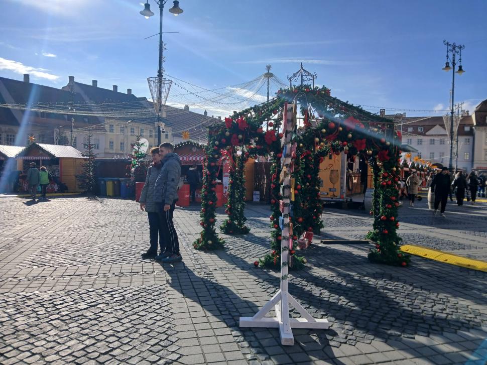 Am fost la târgul de Crăciun din Sibiu. Totul despre ediția din 2025. Plus: cât costă, de fapt, cartoful spiralat 1025290