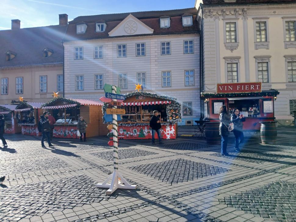 Am fost la târgul de Crăciun din Sibiu. Totul despre ediția din 2025. Plus: cât costă, de fapt, cartoful spiralat 1025296