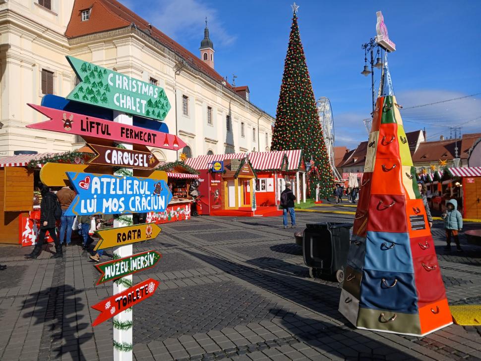 Am fost la târgul de Crăciun din Sibiu. Totul despre ediția din 2025. Plus: cât costă, de fapt, cartoful spiralat 1025299