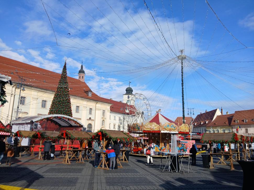 Am fost la târgul de Crăciun din Sibiu. Totul despre ediția din 2025. Plus: cât costă, de fapt, cartoful spiralat 1025303