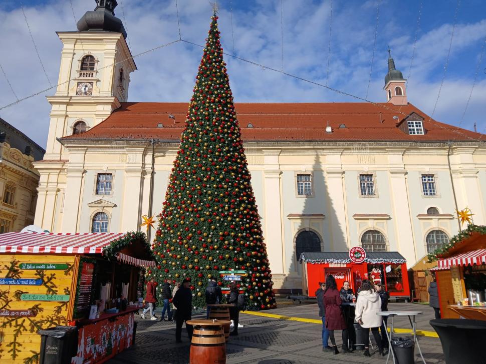 Am fost la târgul de Crăciun din Sibiu. Totul despre ediția din 2025. Plus: cât costă, de fapt, cartoful spiralat 1025304
