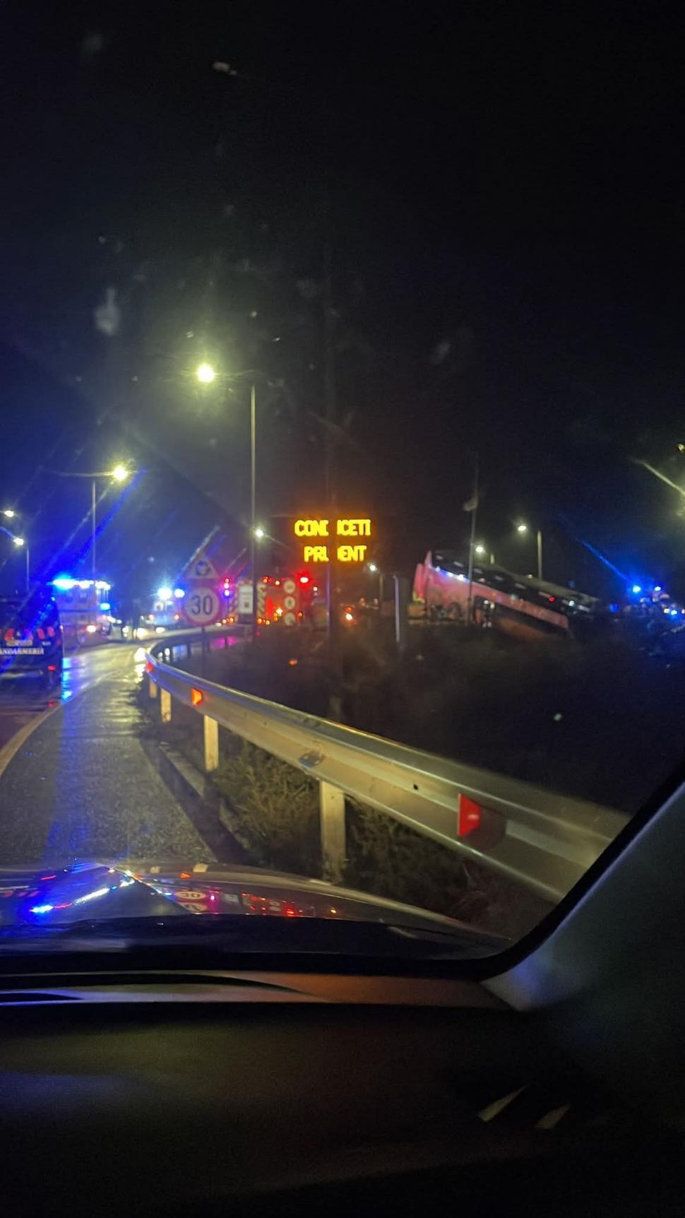 Accident în Brăila: Un autobuz plin cu ucraineni a ieşit în afara şoselei şi a ajuns într-un şanţ 1025723
