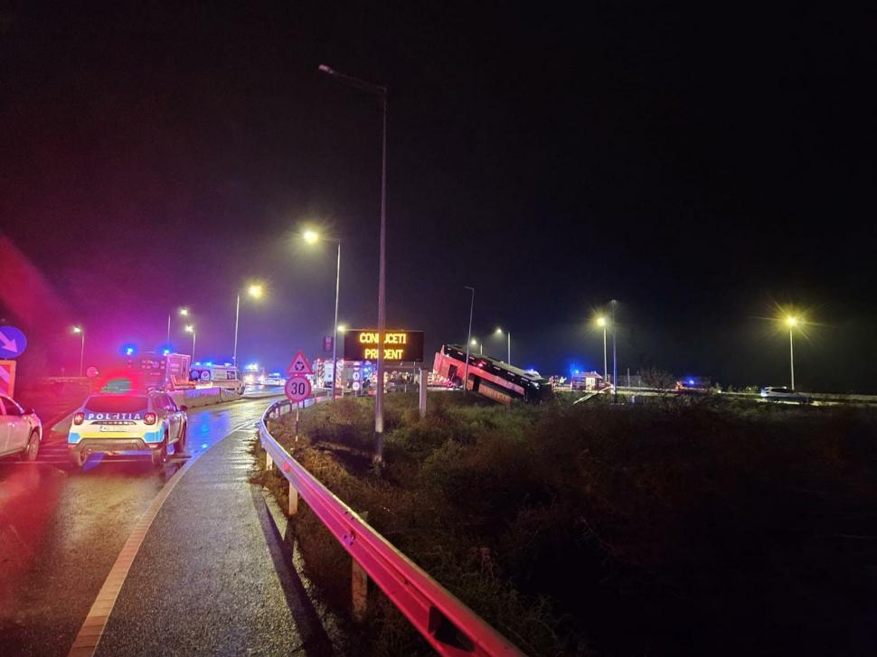 Accident în Brăila: Un autobuz plin cu ucraineni a ieşit în afara şoselei şi a ajuns într-un şanţ 1025727