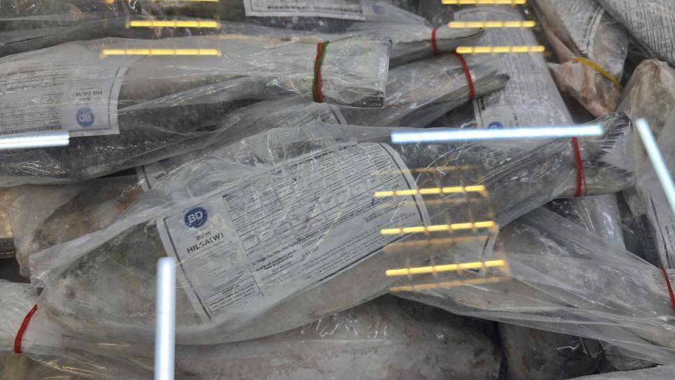 Magazinele neștiute din București unde se vând legume și fructe despre care nu știai că există. Plus pește Rohu 1025444