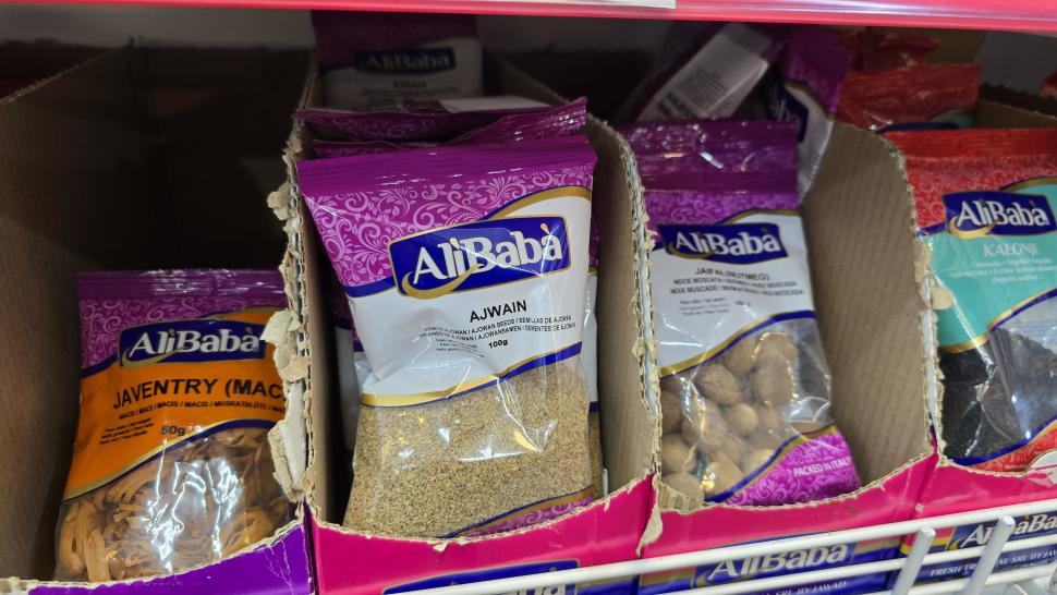 Magazinele neștiute din București unde se vând legume și fructe despre care nu știai că există. Plus pește Rohu 1025460