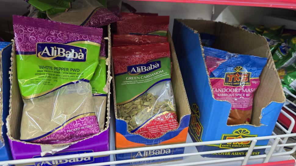 Magazinele neștiute din București unde se vând legume și fructe despre care nu știai că există. Plus pește Rohu 1025462