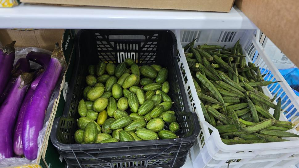 Magazinele neștiute din București unde se vând legume și fructe despre care nu știai că există. Plus pește Rohu 1025485