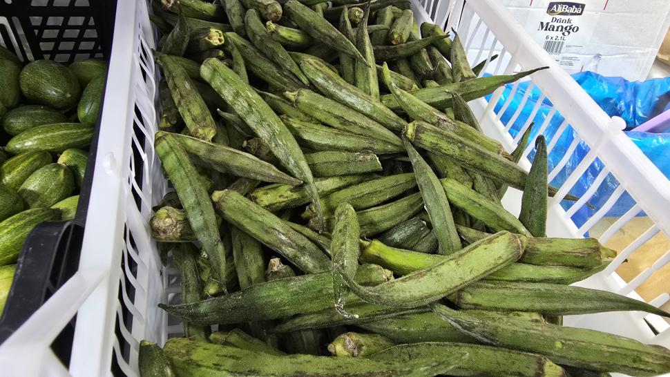 Magazinele neștiute din București unde se vând legume și fructe despre care nu știai că există. Plus pește Rohu 1025487