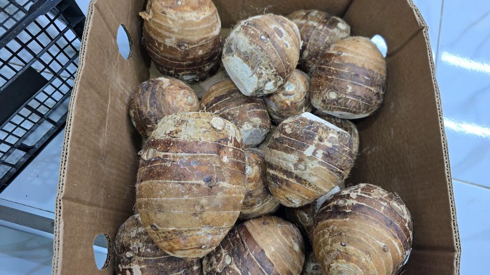 Magazinele neștiute din București unde se vând legume și fructe despre care nu știai că există. Plus pește Rohu 1025489