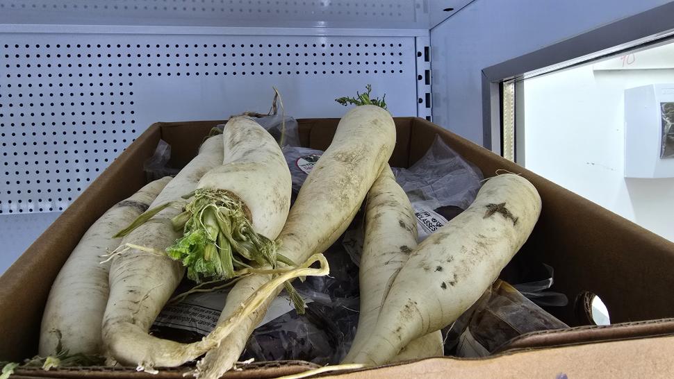 Magazinele neștiute din București unde se vând legume și fructe despre care nu știai că există. Plus pește Rohu 1025493