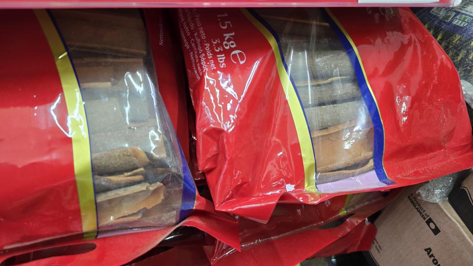 Magazinele neștiute din București unde se vând legume și fructe despre care nu știai că există. Plus pește Rohu 1025497