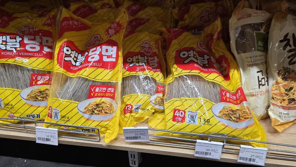 Magazinele neștiute din București unde se vând legume și fructe despre care nu știai că există. Plus pește Rohu 1025531