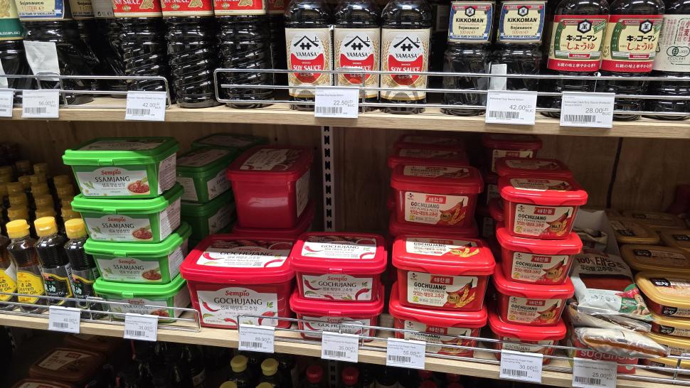 Magazinele neștiute din București unde se vând legume și fructe despre care nu știai că există. Plus pește Rohu 1025535