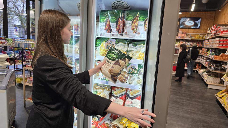 Magazinele neștiute din București unde se vând legume și fructe despre care nu știai că există. Plus pește Rohu 1025556