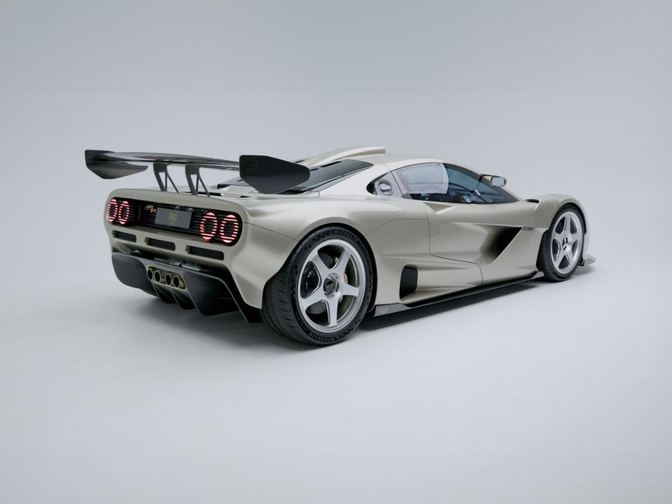 Cum arată cea mai scumpă mașină nouă din lume licitată vreodată: Tocmai s-a vândut cu peste 20 de milioane de dolari 1025946