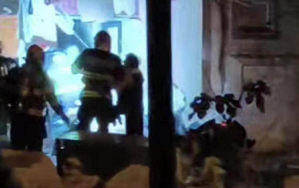 Explozie puternică într-un bloc din Buftea. Sunt șase victime. Există risc de prăbușire, blocul a fost evacuat 1026331