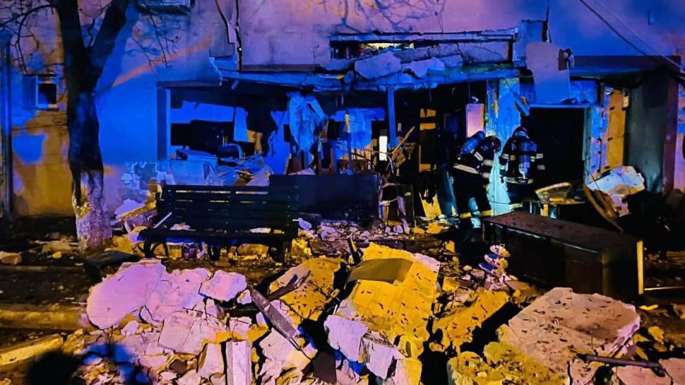 Explozie puternică într-un bloc din Buftea. Sunt șase victime. Există risc de prăbușire, blocul a fost evacuat 1026336