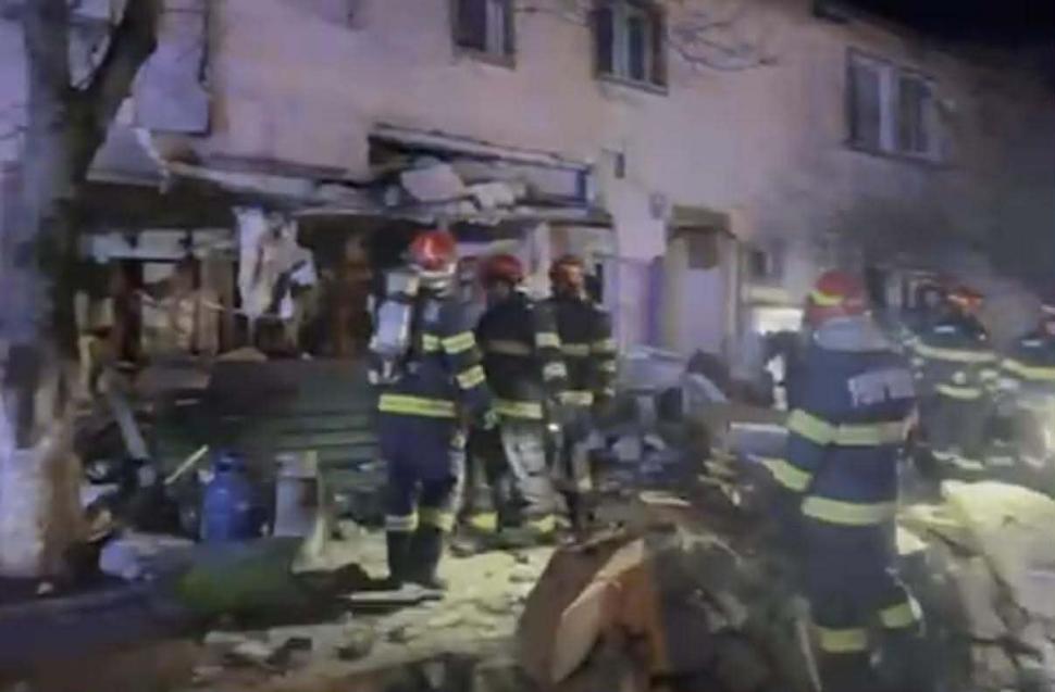 Explozie puternică într-un bloc din Buftea. Sunt șase victime. Există risc de prăbușire, blocul a fost evacuat 1026338