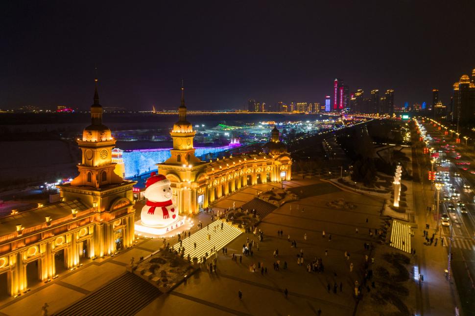 Începe construcția „orașului înghețat” din Harbin. Cum arată depozitele uriașe de gheață pentru cel mai mare festival de iarnă din lume 1026120