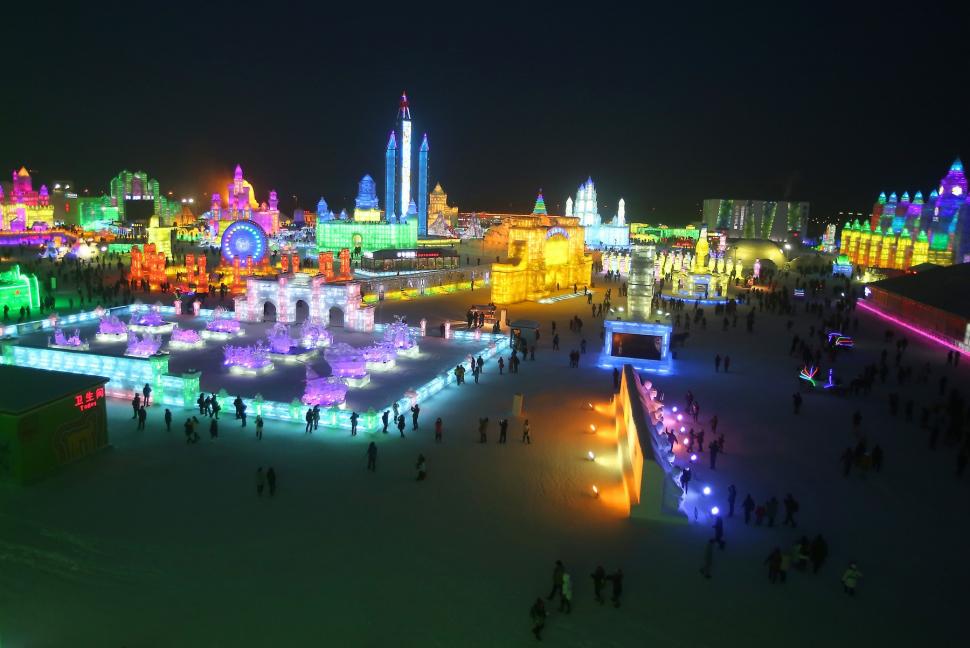 Începe construcția „orașului înghețat” din Harbin. Cum arată depozitele uriașe de gheață pentru cel mai mare festival de iarnă din lume 1026123