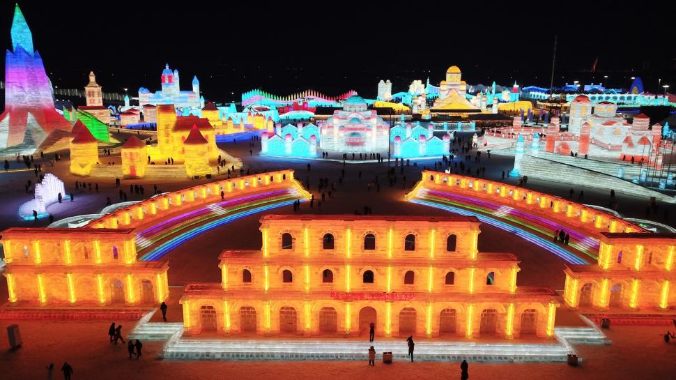 Începe construcția „orașului înghețat” din Harbin. Cum arată depozitele uriașe de gheață pentru cel mai mare festival de iarnă din lume 1026126