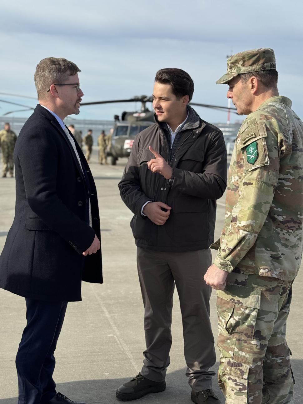 Selly, invitat special la evenimentul de Ziua Recunoștinței al trupelor americane din România: Se construieşte o conexiune reală 1026308