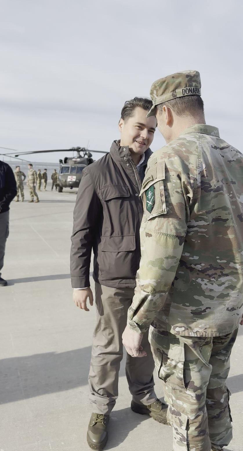 Selly, invitat special la evenimentul de Ziua Recunoștinței al trupelor americane din România: Se construieşte o conexiune reală 1026323