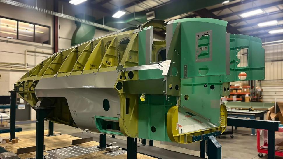 „Avionul viitorului” nu are flapsuri sau cârme, dar are găuri în aripa cu formă de diamant. Cum va arăta X-65, construit de americani 1026594