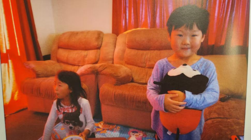 Închisoare pe viață pentru femeia care și-a ucis copiii și le-a ascuns ani de zile trupurile în valize 1026600