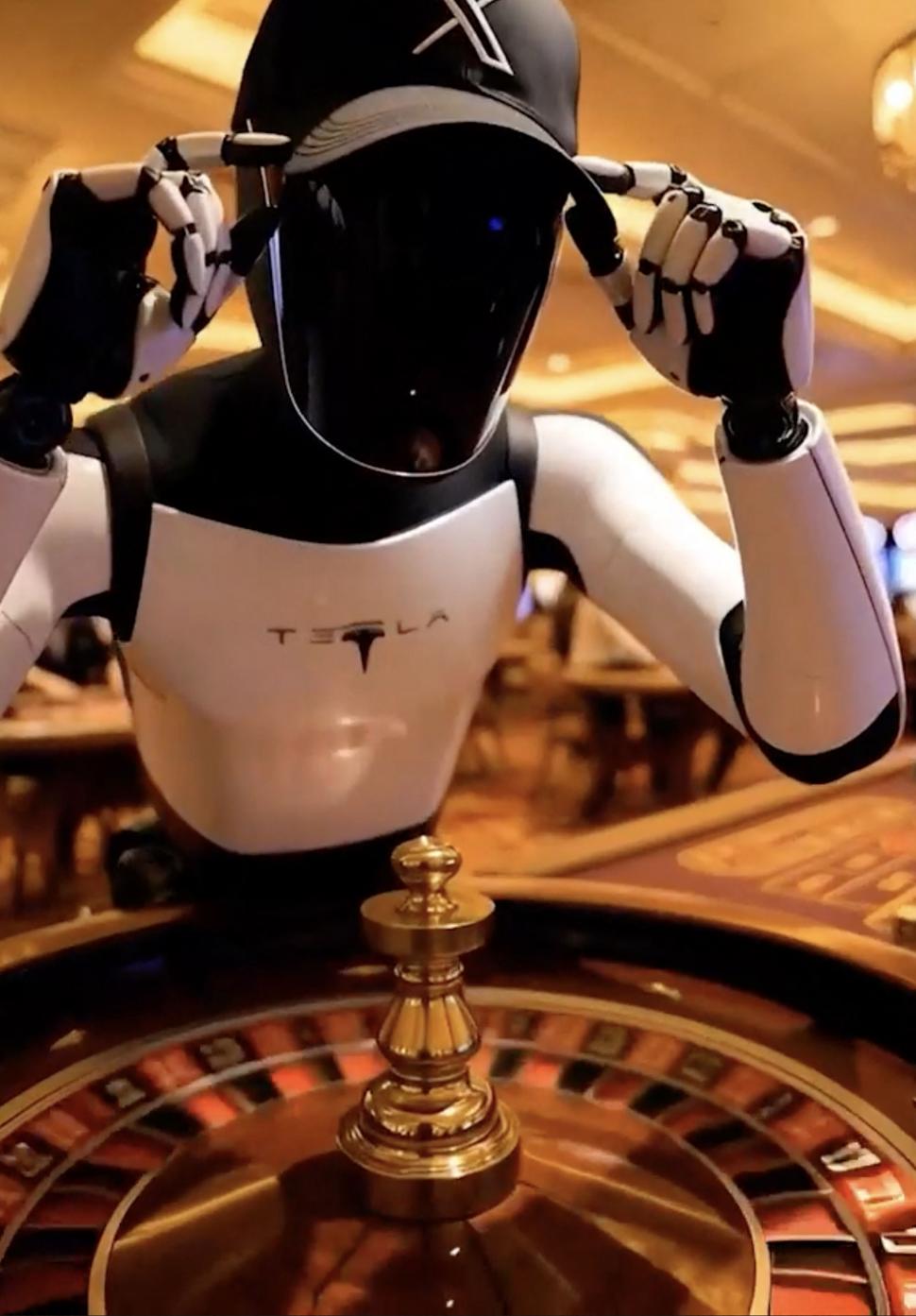 Elon Musk a arătat viitorul cu Optimus: Videoclipul cu robotul umanoid ca paramedic, polițist sau muncitor pe șantier a ajuns viral 1026819