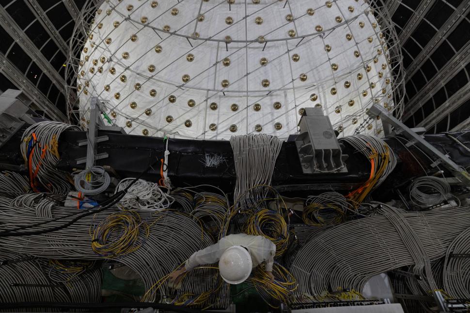 JUNO are deja rezultate incredibile: În doar 59 de zile, cel mai mare detector de neutrini din lume a depășit 50 de ani de măsurători 1026631