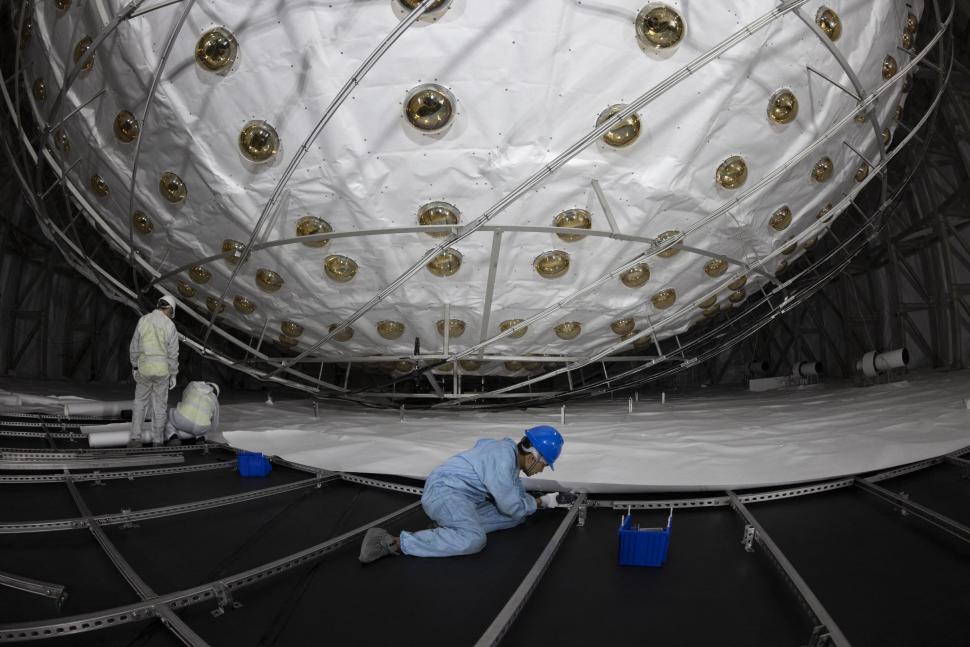 JUNO are deja rezultate incredibile: În doar 59 de zile, cel mai mare detector de neutrini din lume a depășit 50 de ani de măsurători 1026642