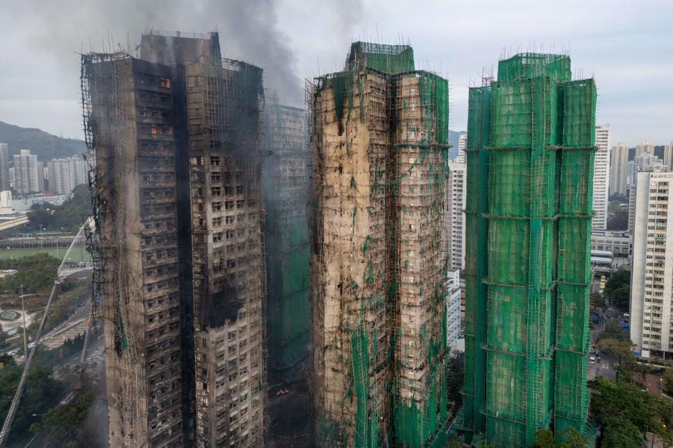 De ce Hong Kong folosește încă schele din bambus la construcții: Subiectul a devenit viral după incendiul de la Wang Fuk Court 1027238