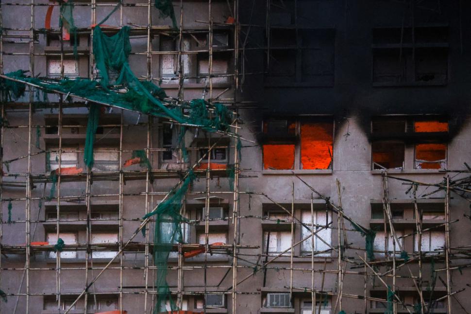 De ce Hong Kong folosește încă schele din bambus la construcții: Subiectul a devenit viral după incendiul de la Wang Fuk Court 1027247