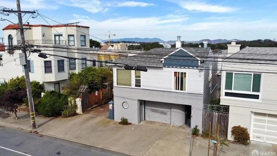 Doi soți au crezut că și-au cumpărat o casă cu 25.000 de dolari, dar de fapt au luat doar aleea de lângă ea. Ce greșeală au făcut 1027060