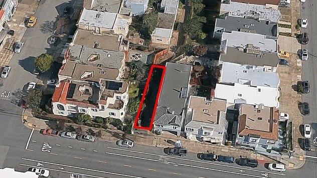 Doi soți au crezut că și-au cumpărat o casă cu 25.000 de dolari, dar de fapt au luat doar aleea de lângă ea. Ce greșeală au făcut 1027062