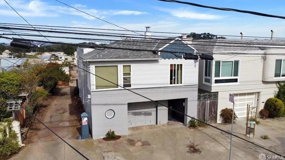 Doi soți au crezut că și-au cumpărat o casă cu 25.000 de dolari, dar de fapt au luat doar aleea de lângă ea. Ce greșeală au făcut 1027063