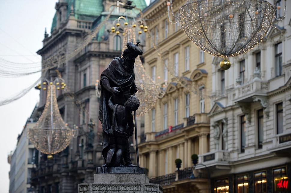 Gluma făcută de Viena. Ca să arate că nu e ”anostă”, a făcut o invitație neobișnuită locuitorilor dintr-un sat scoțian cu nume atipic 1027487