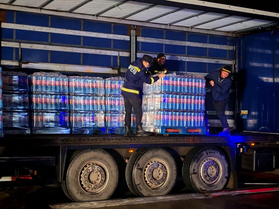 Bolojan: 200.000 de litri de apă din rezerva statului vor ajunge în Prahova și Dâmbovița. Cei care au generat criza trebuie să răspundă 1027689