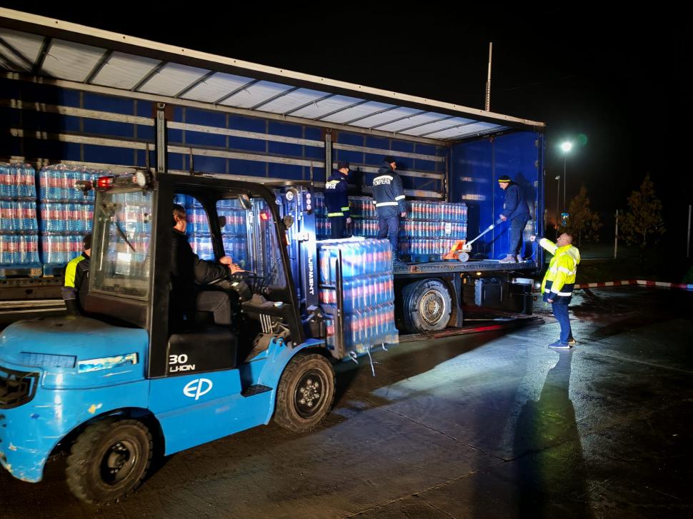 Bolojan: 200.000 de litri de apă din rezerva statului vor ajunge în Prahova și Dâmbovița. Cei care au generat criza trebuie să răspundă 1027690