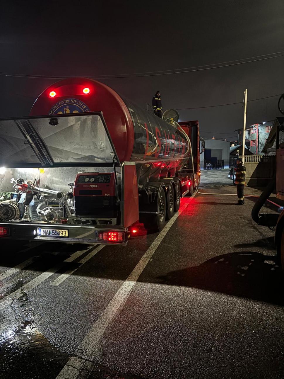 Bolojan: 200.000 de litri de apă din rezerva statului vor ajunge în Prahova și Dâmbovița. Cei care au generat criza trebuie să răspundă 1027692