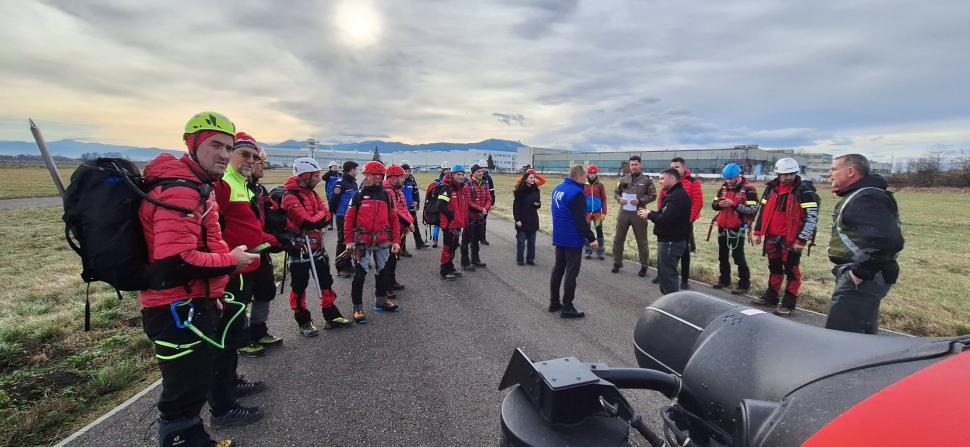 Căutări intense în Bucegi pentru un tânăr britanic dispărut de 8 zile. Plecase singur pe munte spre „casa lui Dracula” 1027980