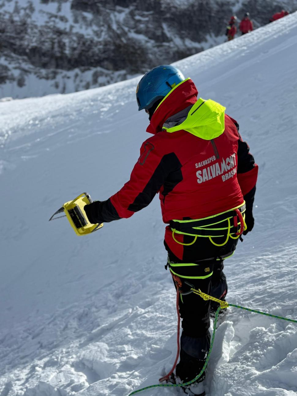 Căutări intense în Bucegi pentru un tânăr britanic dispărut de 8 zile. Plecase singur pe munte spre „casa lui Dracula” 1027987